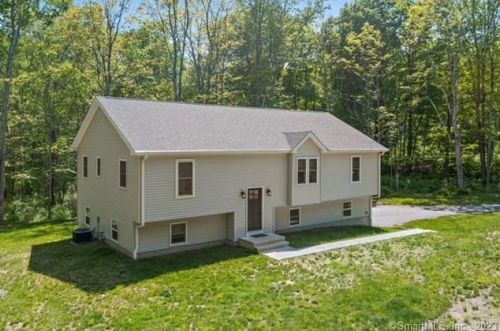 850 Upper Maple St, Killingly CT  06241-2229 exterior
