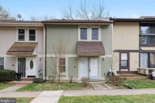 5550 Peppercorn Dr, Springfield, VA 22015-1859