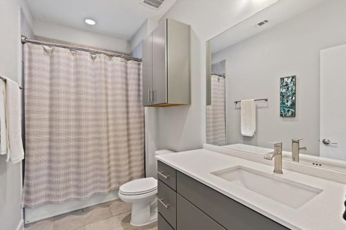 3213 Aldwyche Dr, Austin TX  78704 exterior