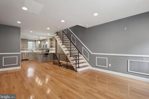 2504 Manton St, Philadelphia PA  19146-3916 exterior