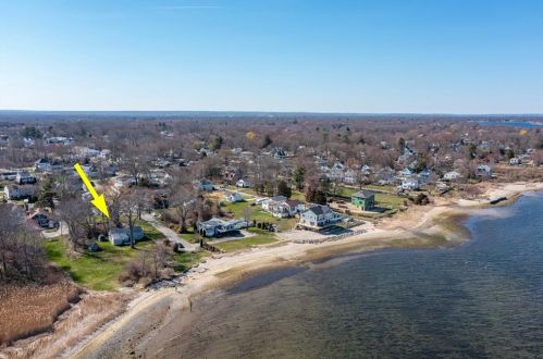 32 Shore Ave, Warwick, RI 02889-3624