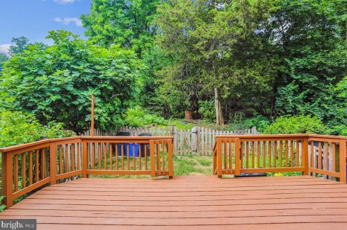 18 Kinsman View Cir, Silver Spring MD 20901-1652 exterior