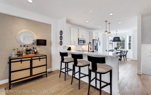 6 River St, Tinton Falls NJ  07701-1302 exterior