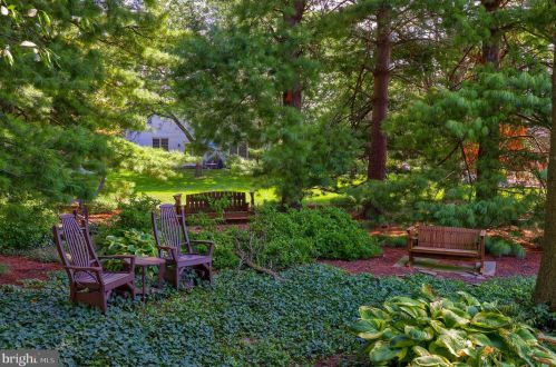 1991 Pickering Trl, Lancaster PA 17601-4972 exterior