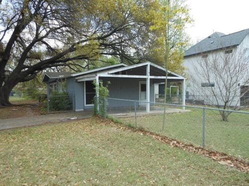 2109 Doris Dr, Austin TX  78757-7766 exterior