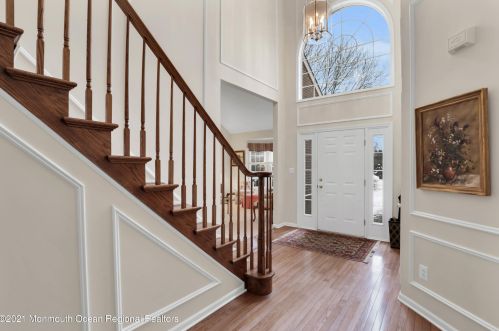 32 Windward Way, Tinton Falls, NJ 07701-2478