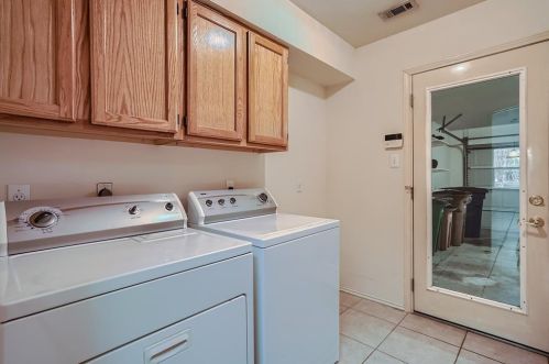 8717 Copano Dr, Austin TX  78749-3886 exterior