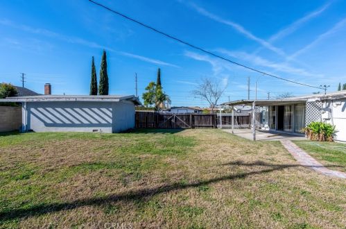 1430 Chalet Ave, Anaheim CA  92802-2147 exterior