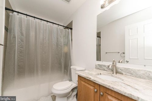 5703 Oakshore Ct, Springfield VA  22015-2250 exterior