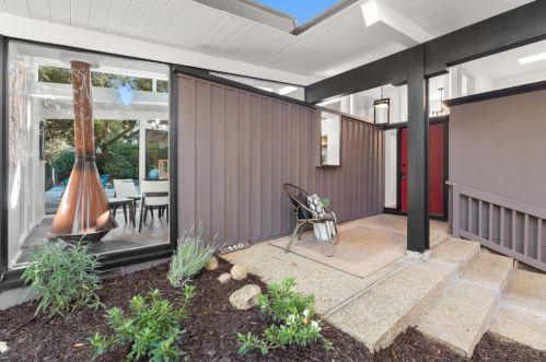 460 Gerona Rd, Palo Alto, CA 94305-8447