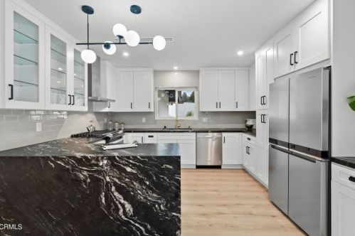 3579 Pontiac St, Glendale CA  91214-1822 exterior