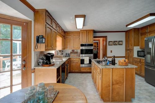 2448 Dakota Trl, Lilburn, GA 30047-5771