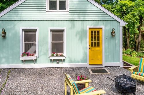 7 Spring Rd, Bethlehem, CT 06751-1337
