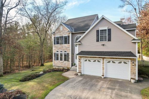 21 Tanager Way, Londonderry, NH 03053-2595