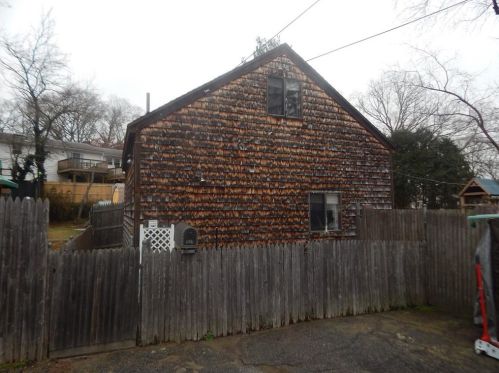 5 Berwick Ave, Providence, RI 02911-1029