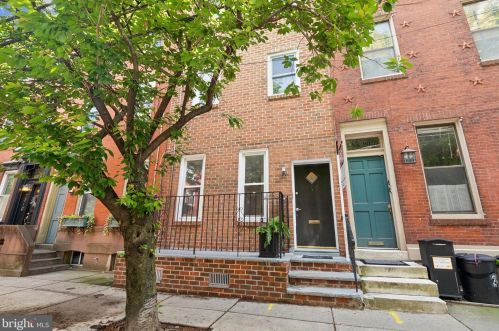2014 Bainbridge St, Philadelphia, PA 19146-1309