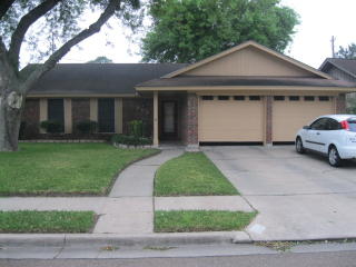 303 Richmond Dr, Victoria, TX 77904-2403