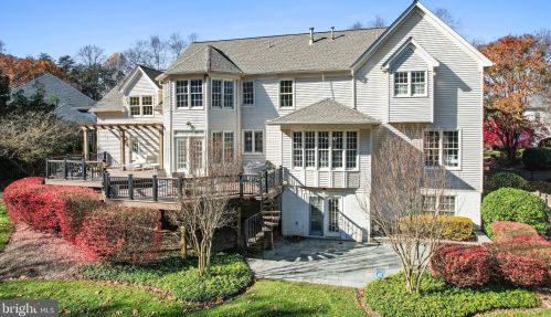 10101 Waterside Dr, Springfield VA  22015-3931 exterior