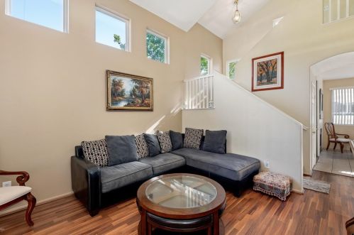 703 Corte Valdez, Oxnard, CA 93030-8087
