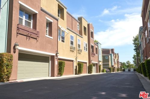 544 Chardonnay Dr, Covina, CA 91723-1564