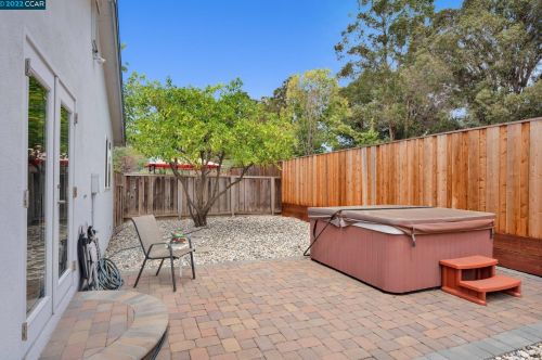 2378 Charlotte Ave, Concord CA  94518-2511 exterior