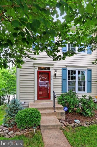 3808 Koval Ln, Woodbridge, VA 22192-7422