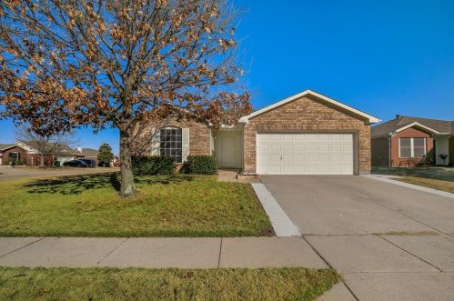 8601 King Ranch Dr, Aubrey, TX 76227-3896