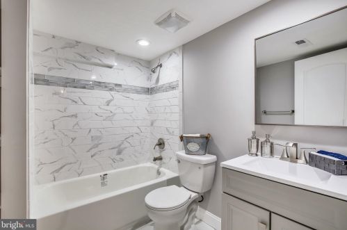 11810 Valleywood Dr, Silver Spring MD 20902-2233 exterior