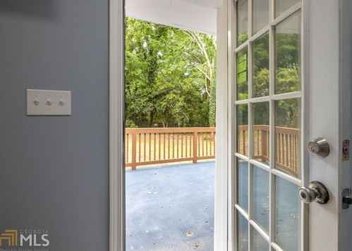 3824 Adamsville Dr, Atlanta GA  30331-3709 exterior