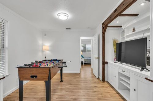 8616 Diamond Crest Ct, Elk Grove CA  95624-2848 exterior