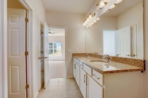 120 Reston Ct, Sycamore IL  60178-3000 exterior