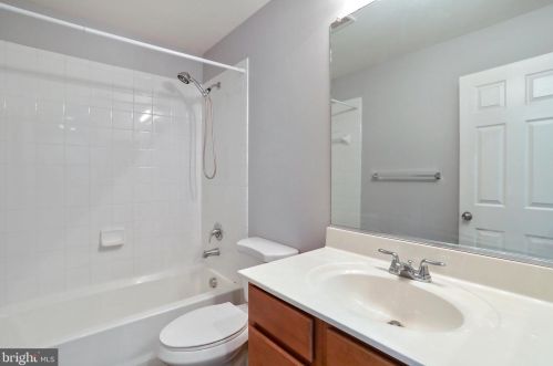 399 Lord Fairfax St, Charles Town WV  25414-2609 exterior