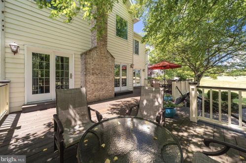 19 Walker Dr, Princeton NJ 08540-2324 exterior