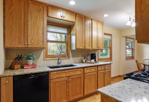 556 Edith Ave, Saint Paul MN  55115-2030 exterior