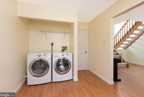 5 Brookline Ct, Princeton NJ  08540-1741 exterior