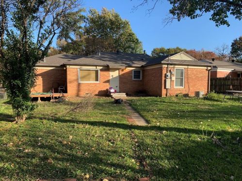 2023 Plymouth Dr, Irving TX 75061-2019 exterior