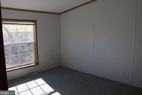 120 Dewey Dr, Maysville WV  26833 exterior