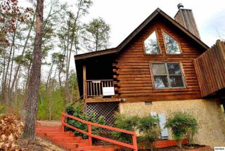 2305 Laughing Bear Way, Pigeon Forge, TN 37862-7443