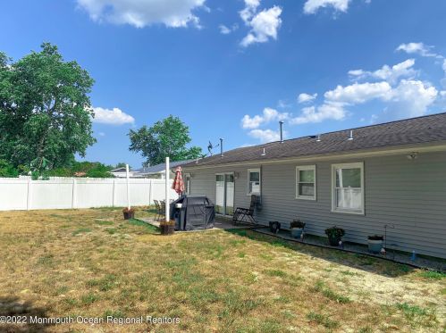 418 Sycamore Dr, Lacey Township, NJ 08734-2635