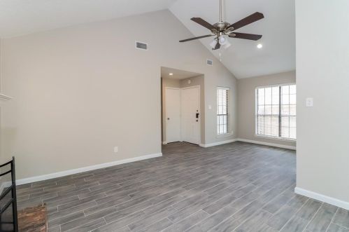 10730 Tall Oak Dr, Fort Worth TX  76108-3756 exterior