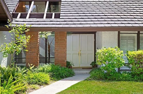 3825 Algonaut Dr, Calabasas, CA 91302-5807