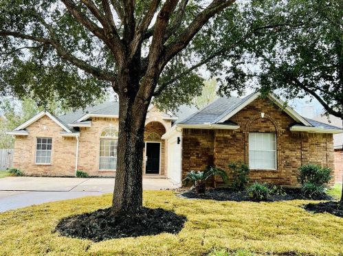 206 Annes Way, Stafford, TX 77477-5440