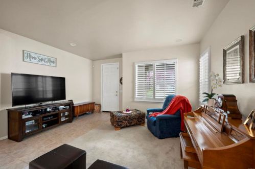 1363 Stanislaus Dr, Chula Vista CA  91913-1403 exterior