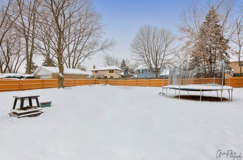 866 Hillandale Dr, Antioch, IL 60002-1106