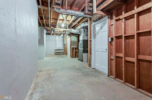 810 Mabry Rd, Atlanta GA  30328-2662 exterior
