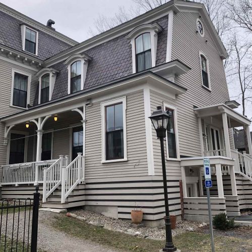 137 Court St, Keene, NH 03431-3453