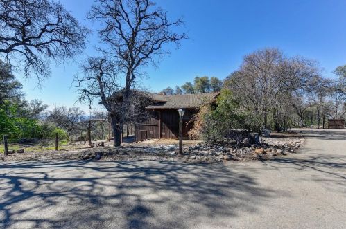 9875 Indian Hill Rd, Newcastle, CA 95658-9305