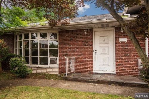 305 Longworth Ave, Hasbrouck Heights, NJ 07604-2222