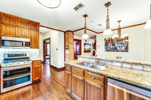 1901 Alston Ave, Fort Worth TX  76110-1468 exterior