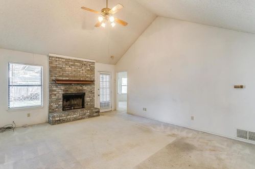 1824 Lincolnshire Way, Fort Worth TX  76134-5584 exterior